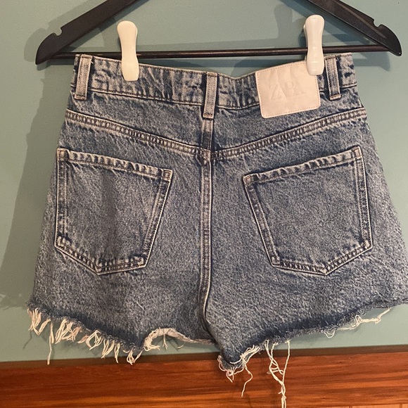 Highwaist Cutoff Denim Shorts - Picture 3 of 5
